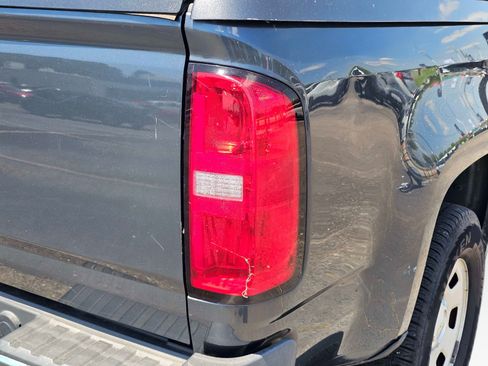 Used 2015 Chevrolet Colorado W/T w/ WT Convenience Package RWD image 9