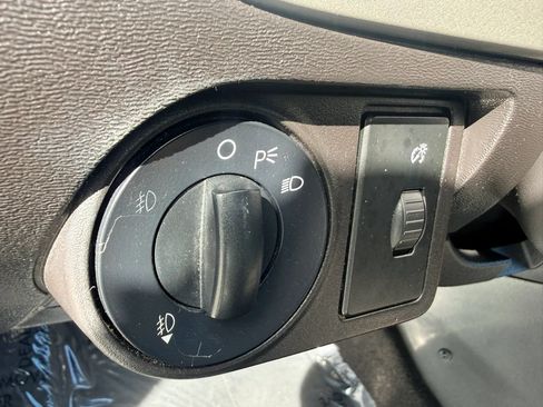 Used 2010 Ford Focus SES FWD image 12