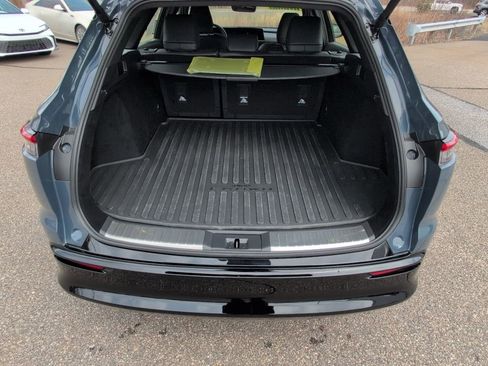 Certified 2025 Toyota Crown Signia image 13