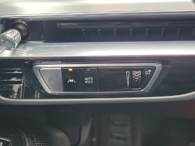 Certified 2024 Cadillac Lyriq Luxury AWD/4WD image 11