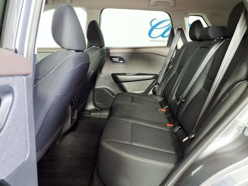 Used 2023 Nissan Rogue S FWD image 9