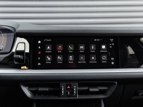Certified 2025 Porsche Cayenne AWD/4WD image 21