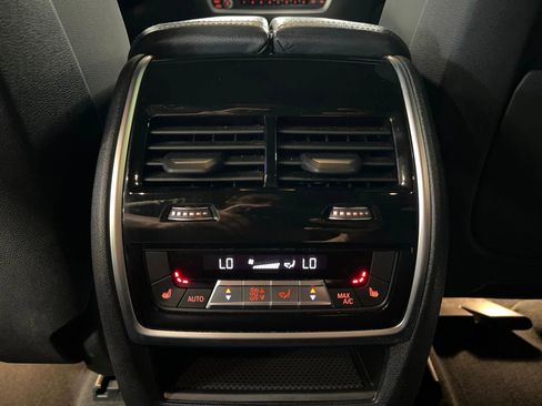 Used 2019 BMW X5 xDrive40i w/ Premium Package image 17