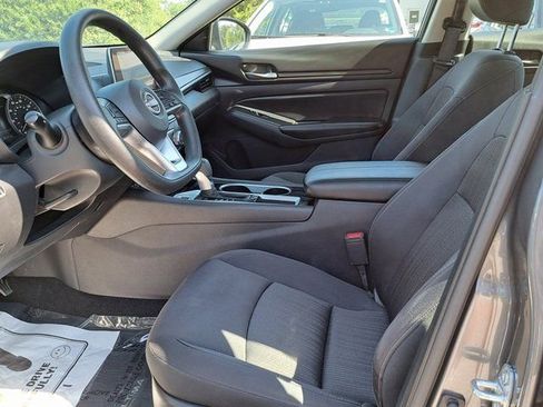 Used 2024 Nissan Altima 2.5 SV FWD image 21