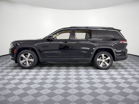 Used 2021 Jeep Grand Cherokee L Limited RWD image 2