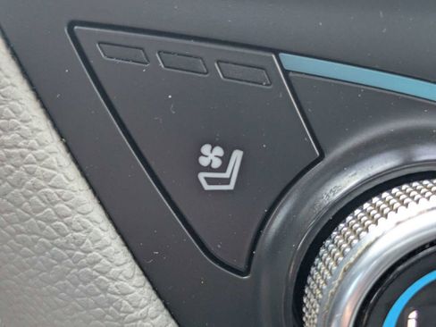 Used 2019 Chevrolet Equinox Premier AWD/4WD image 24