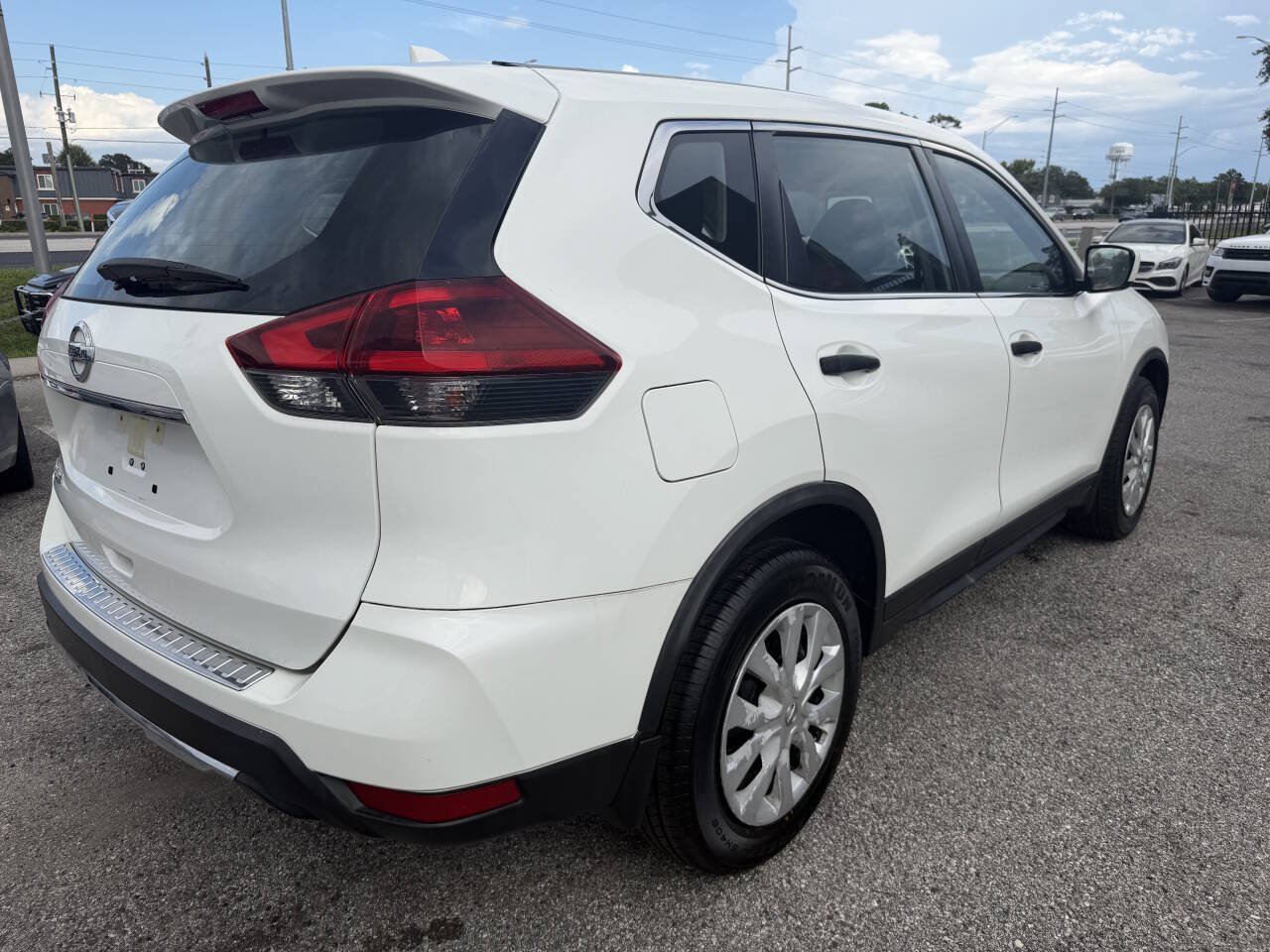 Used 2018 Nissan Rogue S FWD image 4