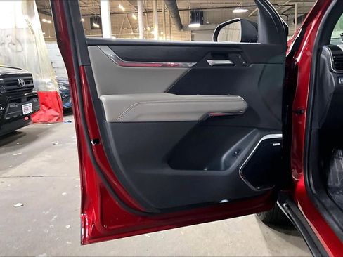 Used 2026 GMC Acadia Elevation w/ Elevation Premium Package image 22