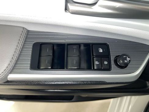 Used 2025 Toyota Sienna XLE w/ XLE Plus Package AWD/4WD image 13