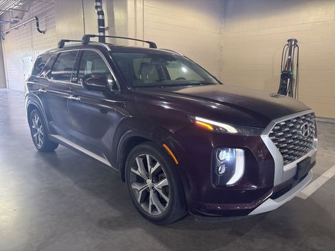 Used 2021 Hyundai Palisade Limited w/ Cargo Package AWD/4WD image 3