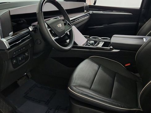 Certified 2025 Cadillac Escalade ESV Premium Luxury w/ LPO, Floor Liner Package image 13