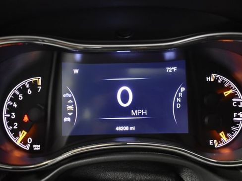 Used 2019 Jeep Grand Cherokee Altitude AWD/4WD image 29