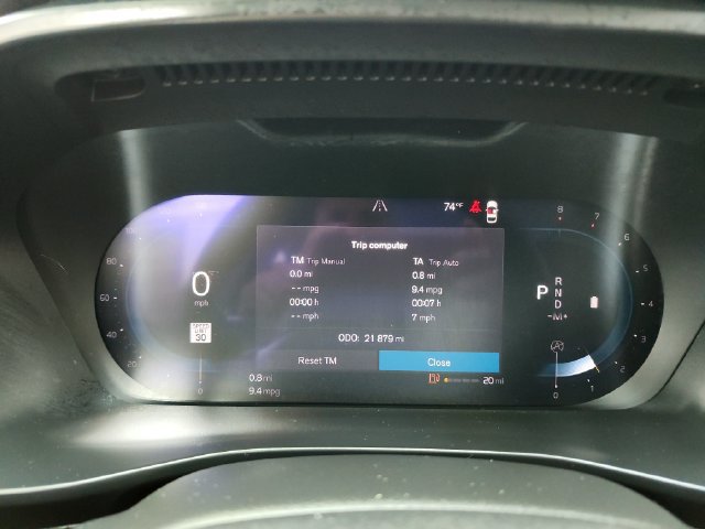 Used 2024 Volvo XC40 B5 Plus w/ Protection Package Premier AWD/4WD image 24