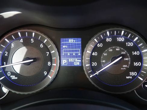 Used 2017 INFINITI Q70 3.7 image 37