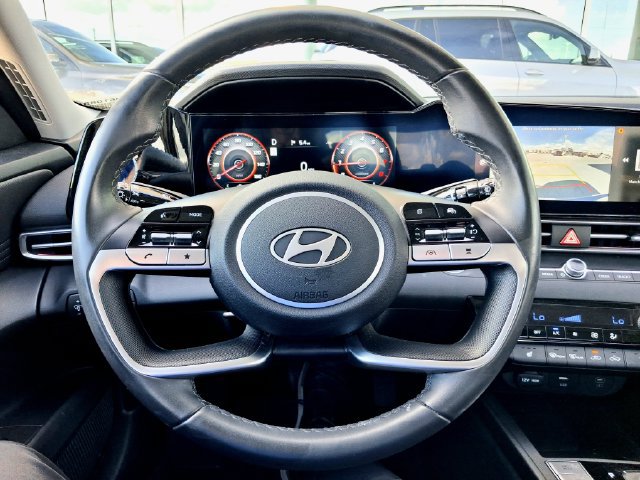 Used 2025 Hyundai Elantra SEL FWD image 14