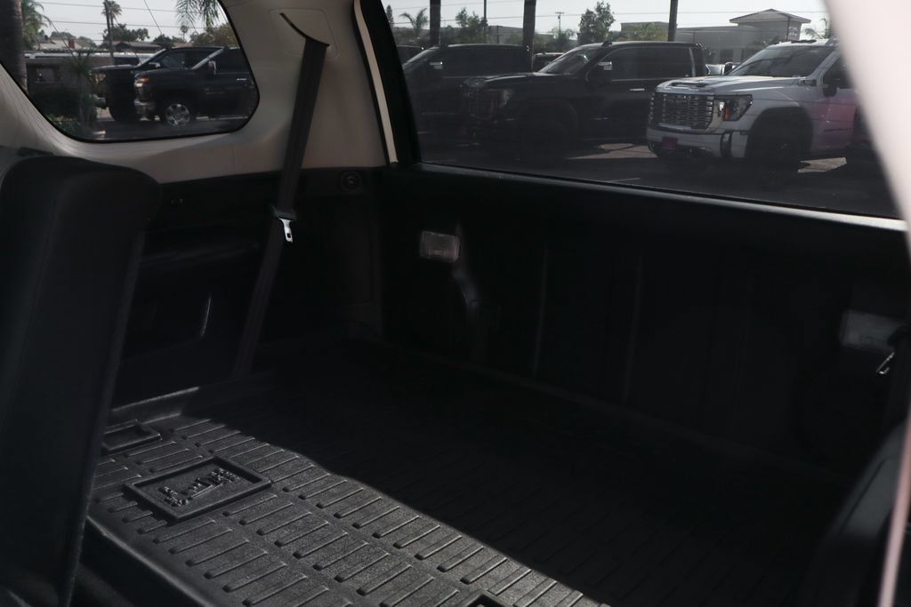 Used 2021 Toyota 4Runner SR5 AWD/4WD image 41