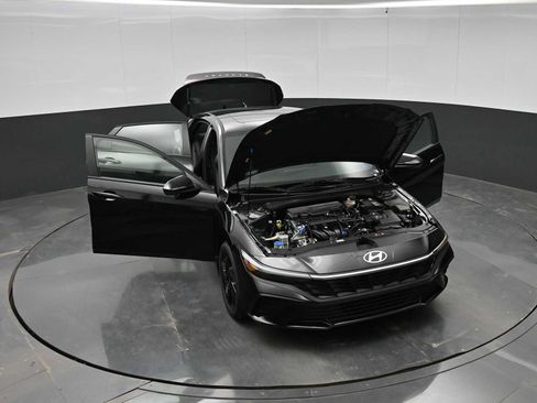 New 2026 Hyundai Elantra SEL Sport FWD image 42