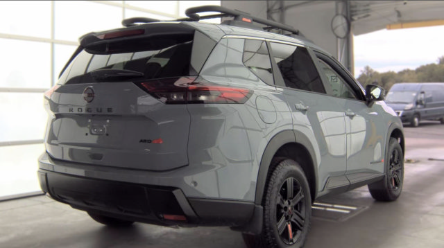 Used 2025 Nissan Rogue SV w/ Rock Creek Premium Package AWD/4WD image 5