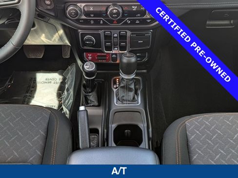 Used 2025 Jeep Gladiator Mojave w/ Safety Group AWD/4WD image 22