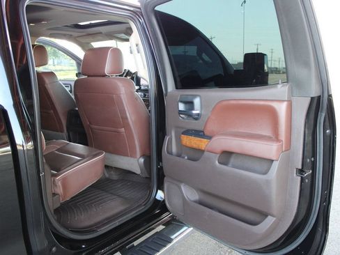 Used 2016 Chevrolet Silverado 2500 High Country w/ Duramax Plus Package AWD/4WD image 15
