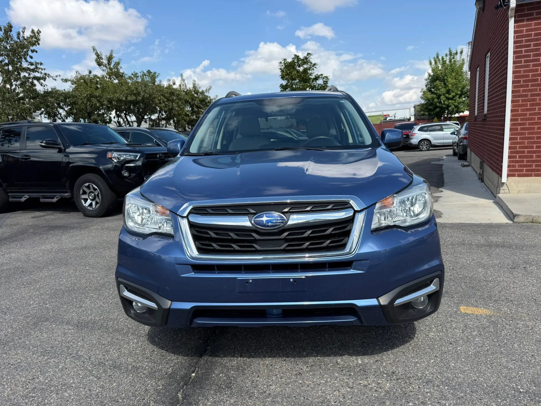 Used 2017 Subaru Forester 2.5i Limited w/ Popular Package #2 AWD/4WD image 2