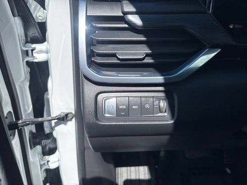 Used 2025 GMC Acadia Elevation w/ Elevation Premium Package AWD/4WD image 16