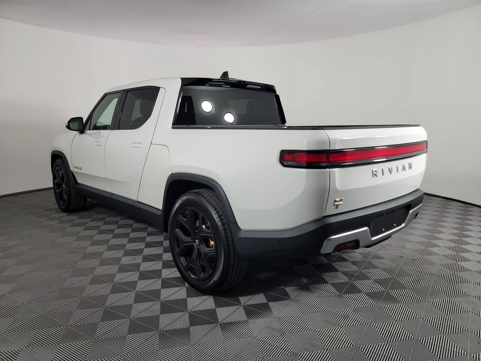 Used 2023 Rivian R1T Adventure Quad AWD/4WD image 3