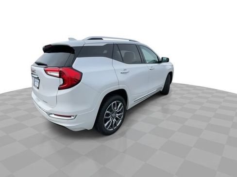 Used 2023 GMC Terrain Denali w/ Denali Premium Package AWD/4WD image 8