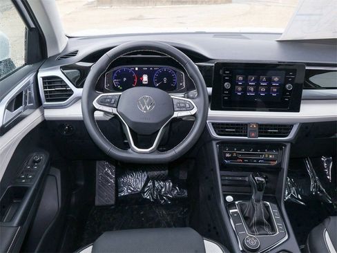 New 2026 Volkswagen Taos SEL image 17