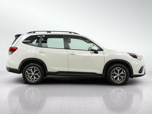 Used 2024 Subaru Forester Premium AWD/4WD image 6