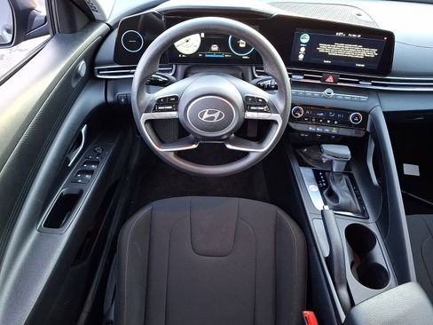 Certified 2024 Hyundai Elantra SEL image 11