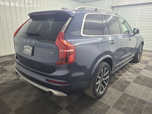 Used 2018 Volvo XC90 T5 Momentum w/ Momentum Plus Package AWD/4WD image 11