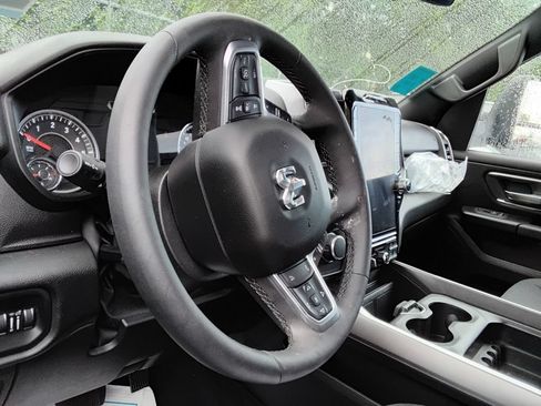 Used 2025 RAM 1500 Big Horn AWD/4WD image 5