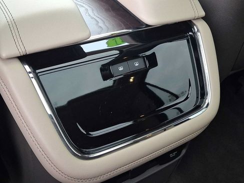 Used 2022 Lincoln Navigator Reserve AWD/4WD image 13