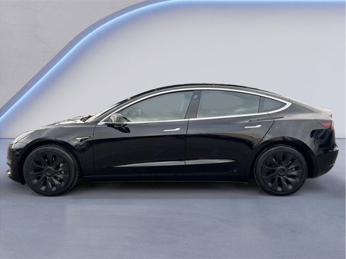 Used 2018 Tesla Model 3 Mid Range image 3