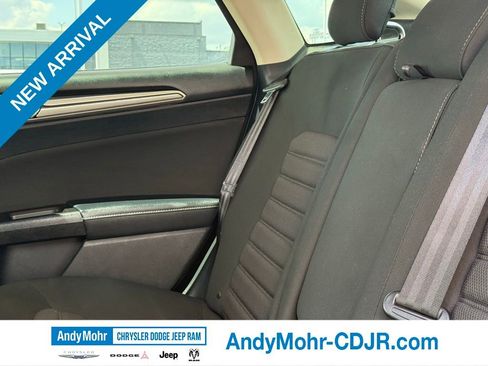 Used 2017 Ford Fusion SE w/ Fusion SE Technology Package FWD image 25
