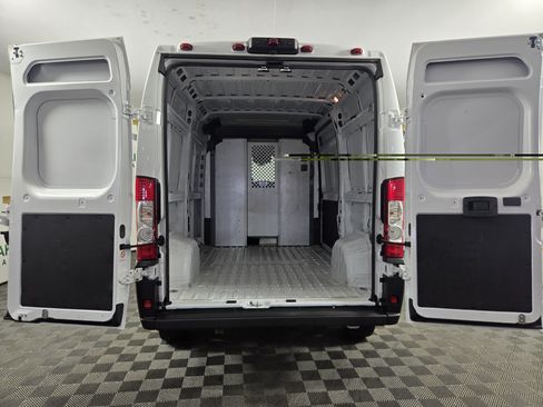Used 2025 RAM ProMaster 2500 w/ Safety Group FWD image 31