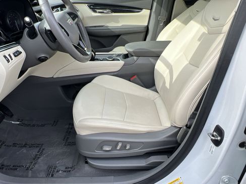 Used 2021 Cadillac XT6 Premium Luxury image 10