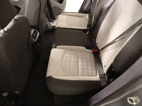 Used 2023 Chevrolet Equinox LT w/ Driver Convenience Package image 12