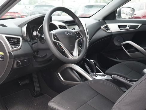 Used 2016 Hyundai Veloster FWD image 21