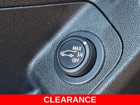 Used 2024 GMC Terrain SLT AWD/4WD image 25