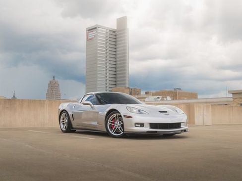 Used 2007 Chevrolet Corvette Z06 w/ Preferred Equipment Group RWD image 2