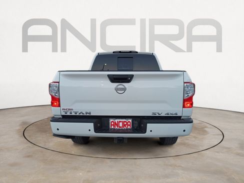 Used 2023 Nissan Titan SV w/ SV Convenience Package image 9