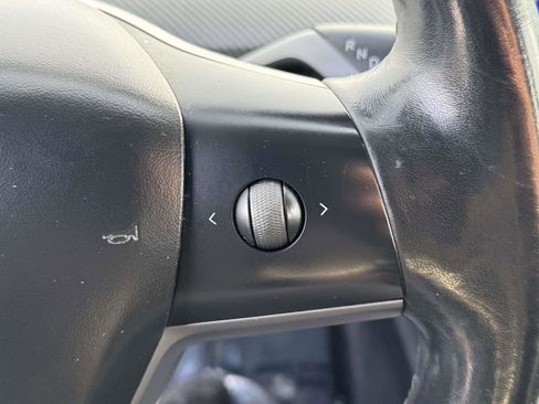 Used 2018 Tesla Model 3 Long Range image 19