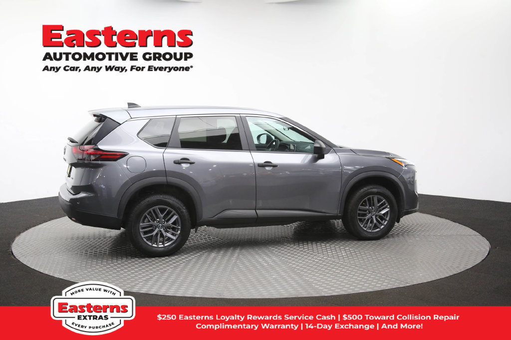 Used 2024 Nissan Rogue S AWD/4WD image 42