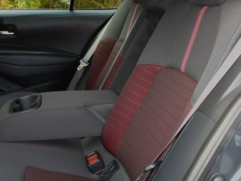 Used 2024 Toyota Corolla SE image 16