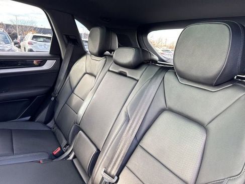 Used 2024 Porsche Cayenne w/ Premium Package image 15