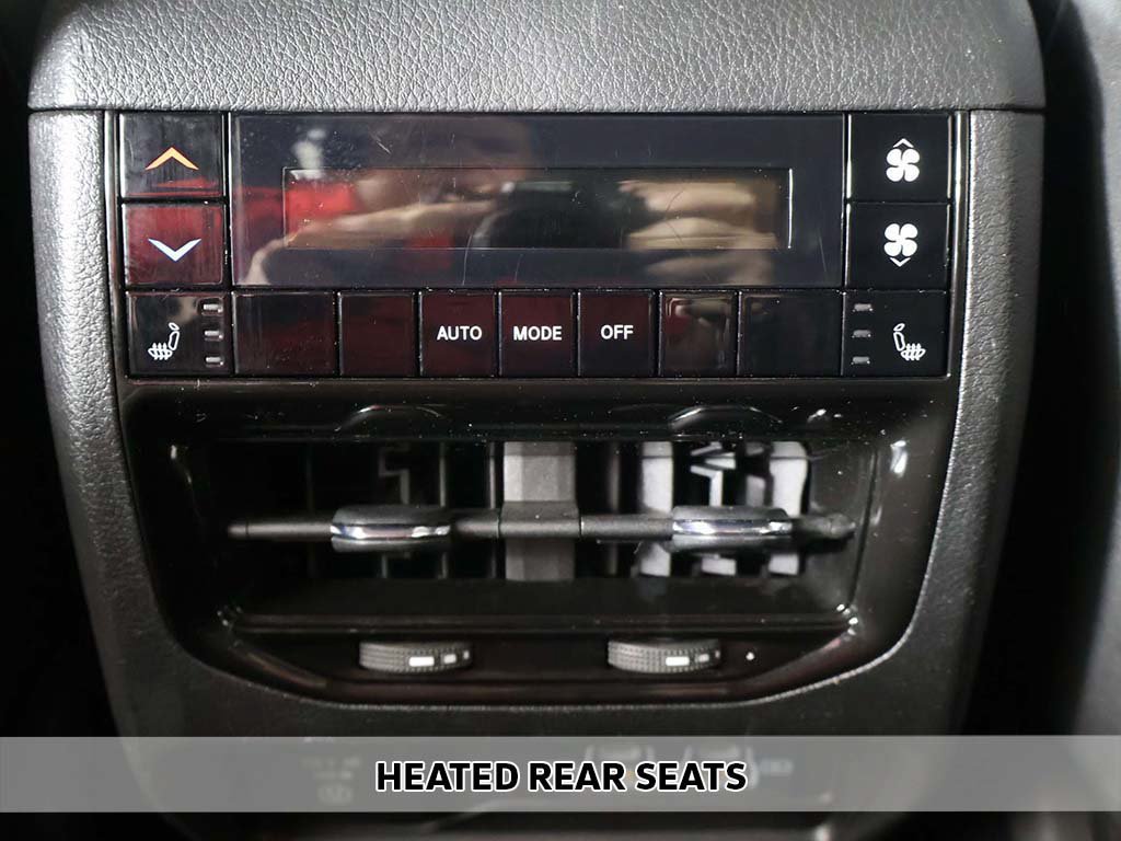 Used 2023 Jeep Grand Cherokee L Limited AWD/4WD image 8