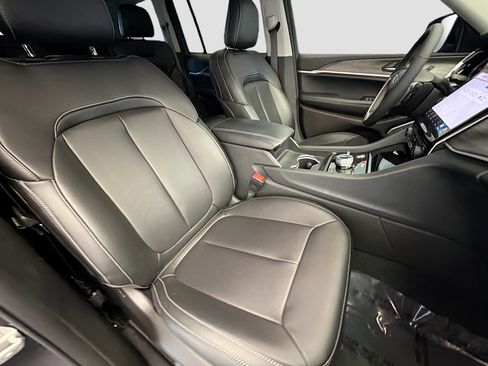 Used 2023 Jeep Grand Cherokee 4WD 4xe image 15