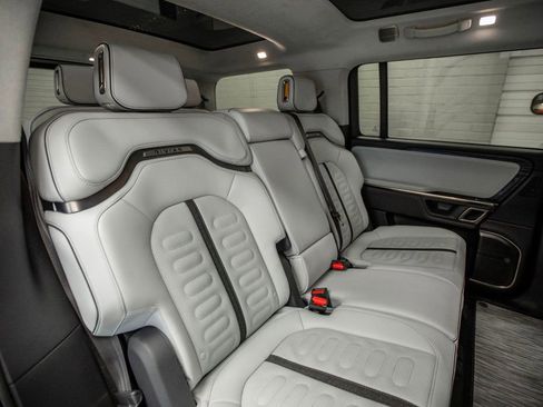 Used 2023 Rivian R1S Adventure image 27